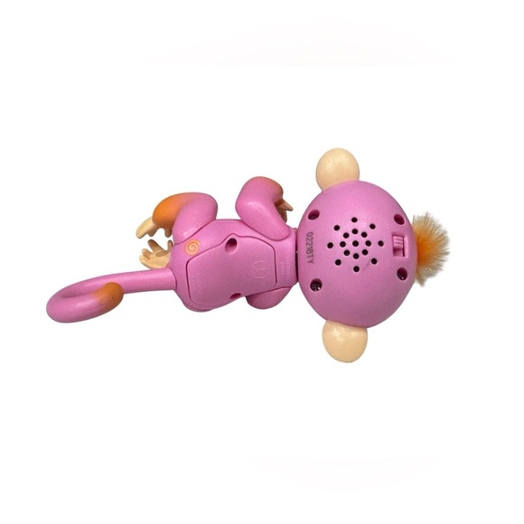WowWee Fingerlings Interactive 5” Pink & Orange Baby Monkey: Works! - Picture 3 of 6